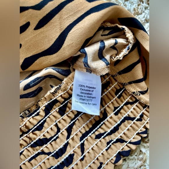 Nine West Tan and Black Animal Print Women’s Blouse Size L - Picture 9 of 9